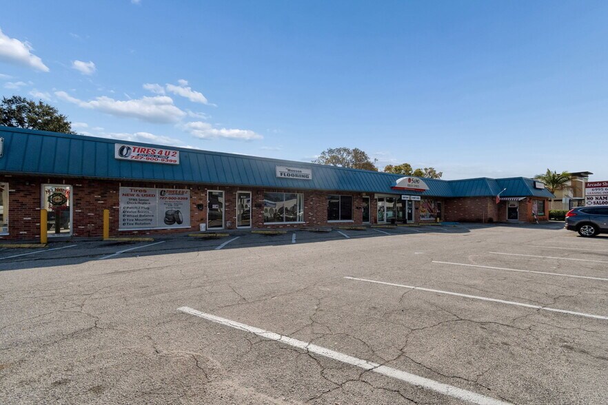 More Photos Of 6945-6995 66th St N, Pinellas Park General Retail For Sale