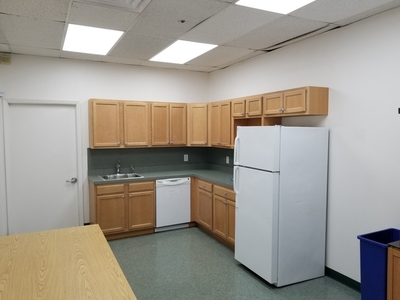 More Photos Of 90 Adams Ave, Hauppauge Office For Lease