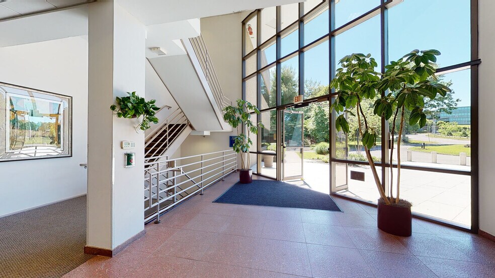 More Photos Of 35 Corporate Dr, Trumbull Medical For Lease