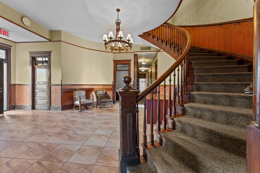 More Photos Of 1 E Apache St, Wickenburg Office For Lease