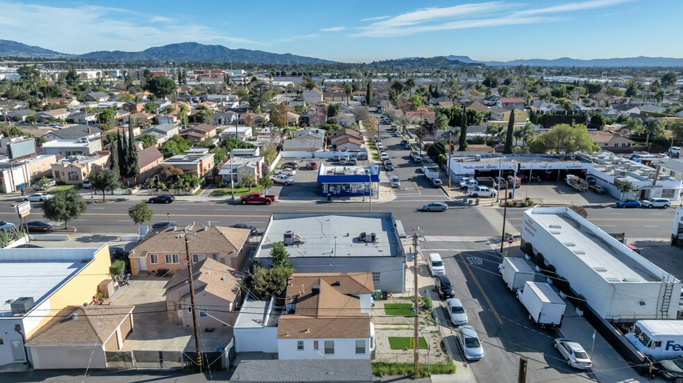More Photos Of 901 N Maclay Ave, San Fernando Freestanding For Lease