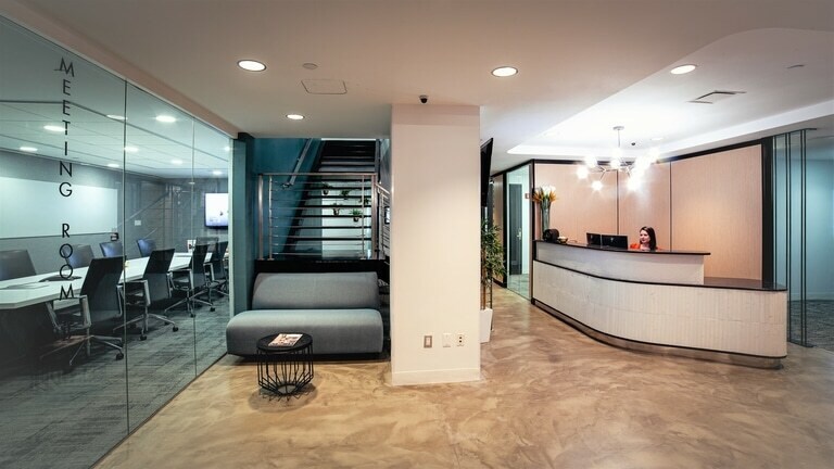 More Photos Of 40 Wall St, New York Coworking Space