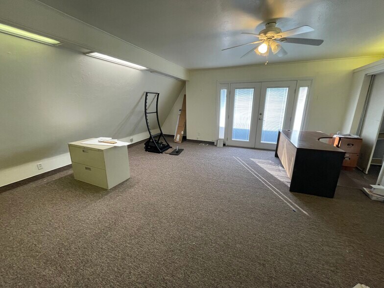 More Photos Of 5205 County Road 171, Wildwood Office For Sale