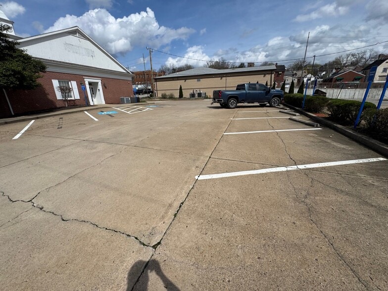 More Photos Of 530 Broadway, East Liverpool Bank For Sale