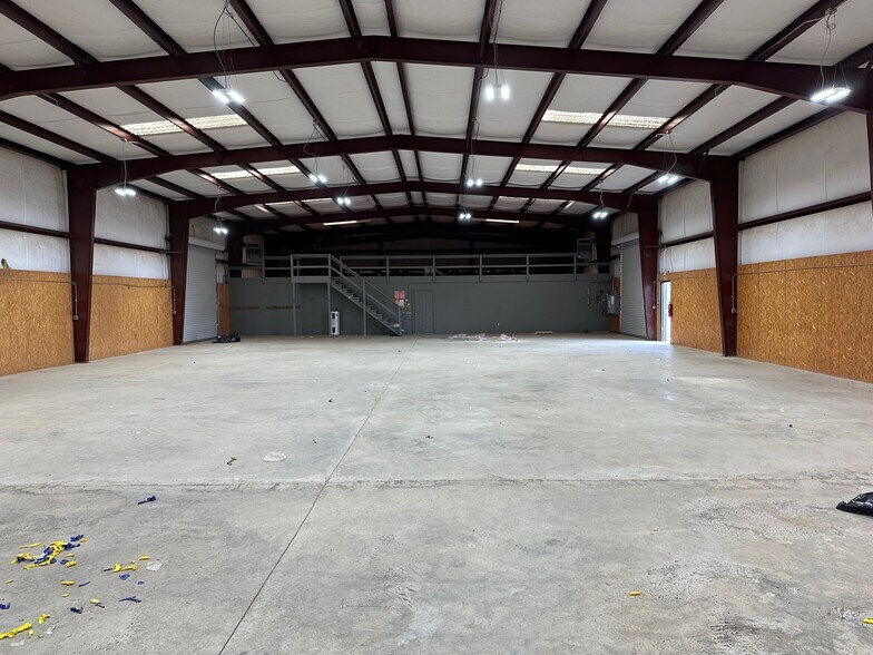 More Photos Of 1206 Shannon Blvd, Louisville Industrial For Sale