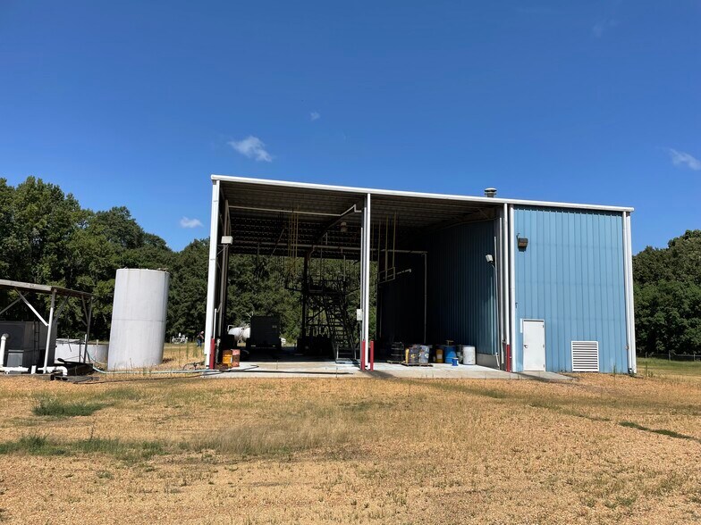 More Photos Of 5670 US-80, Jackson Manufacturing For Lease
