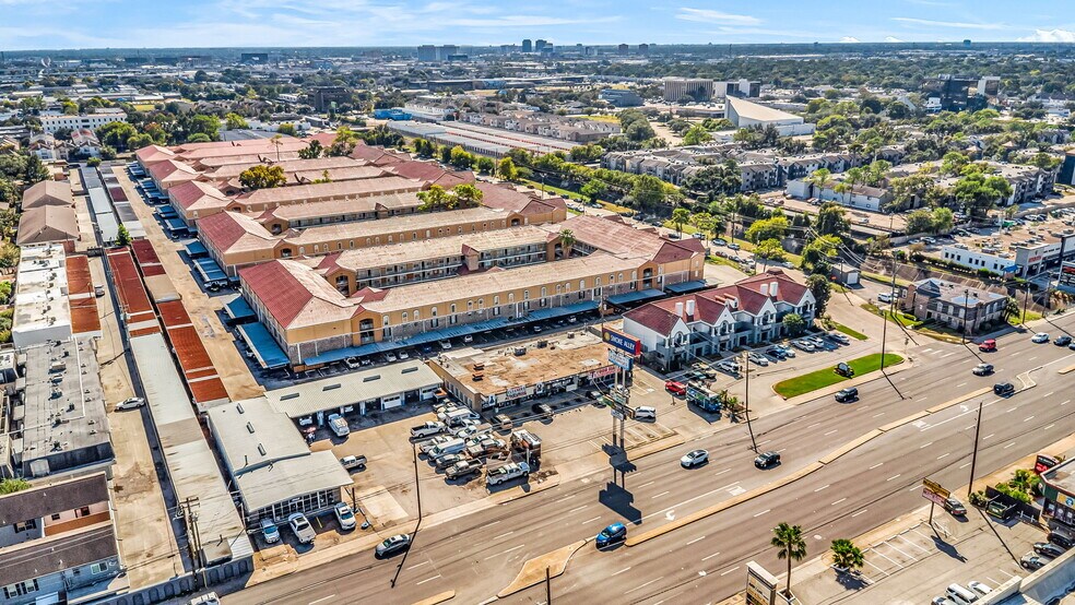 More Photos Of 6237-6241 Westheimer Rd, Houston Unknown For Lease