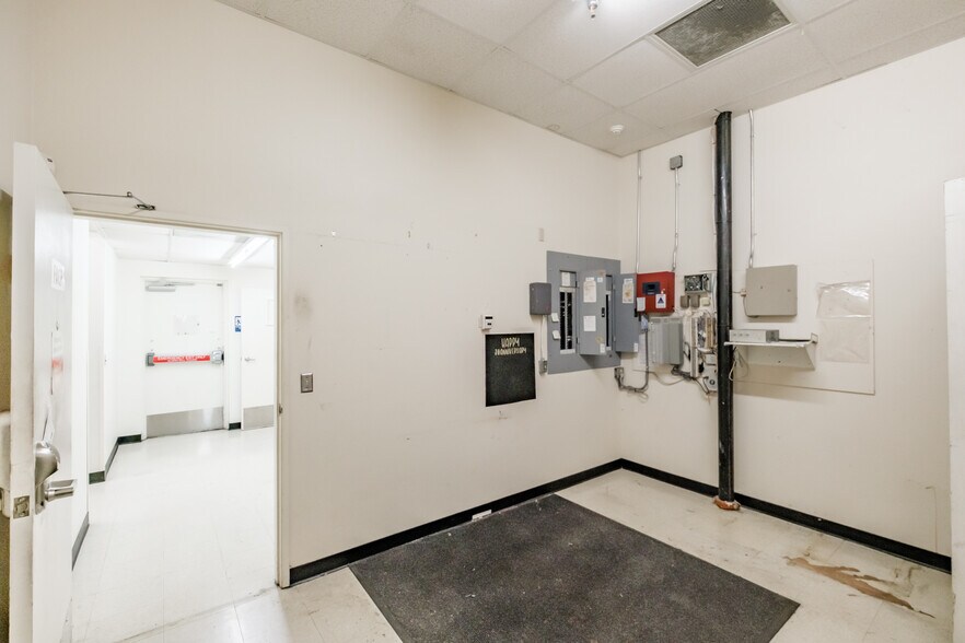 More Photos Of 2248 Santiam Hwy SE, Albany Freestanding For Lease