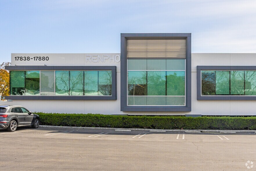 More Photos Of 17838-17880 Fitch, Irvine Loft Creative Space For Lease