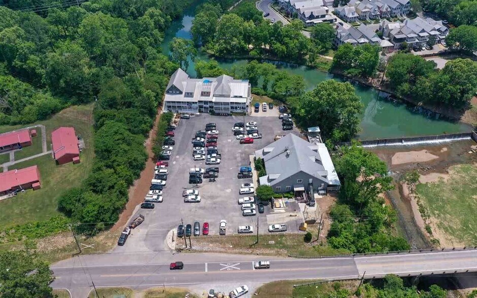 More Photos Of 911 Creekside Ct, Helena Storefront Retail Residential For Sale