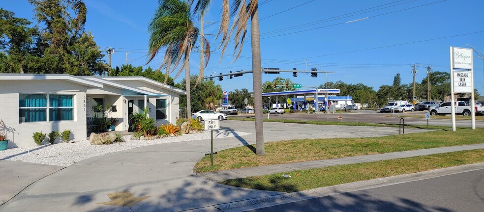 More Photos Of 5861 Cortez Rd, Bradenton Office For Lease