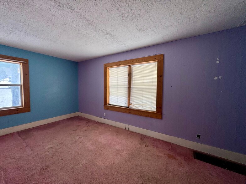 More Photos Of 374 Niles Cortland Rd SE, Warren Specialty For Sale