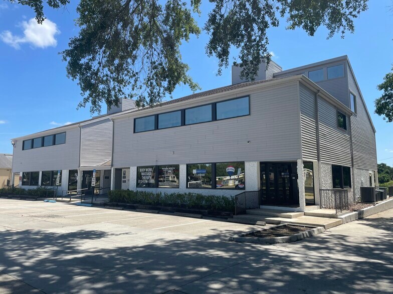 More Photos Of 13907 N Dale Mabry, Tampa Office For Sale