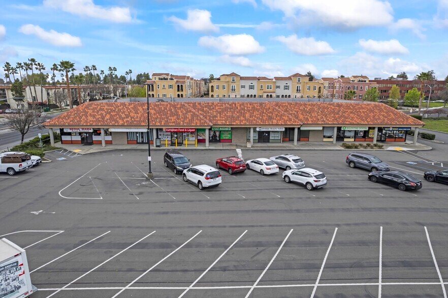 More Photos Of 5878-5886 Mowry School Rd, Newark Freestanding For Lease