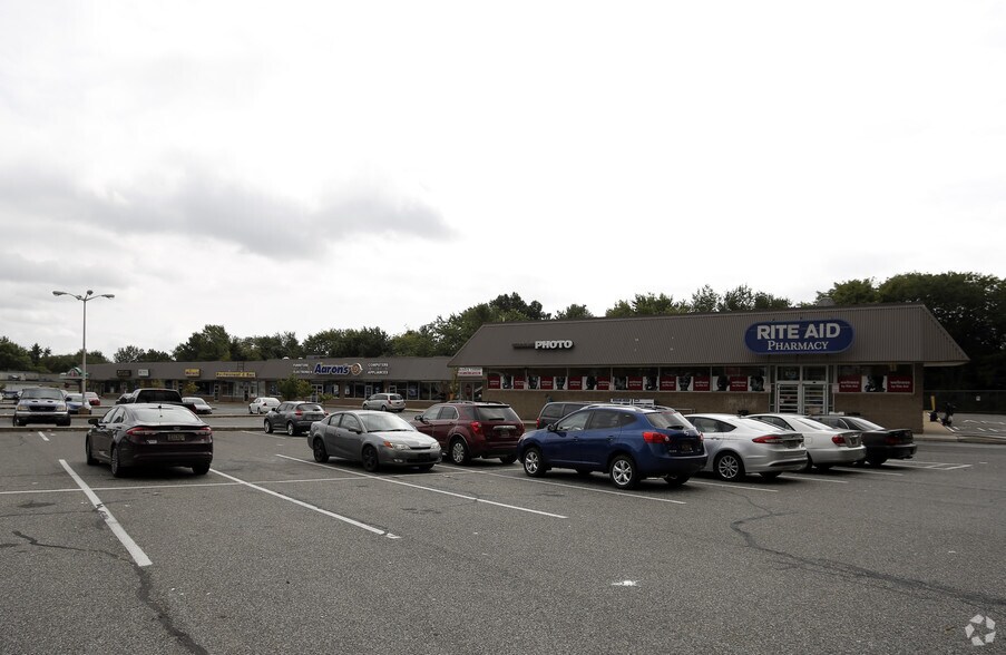 529 E Basin Rd, New Castle, DE 19720 Retail For Lease