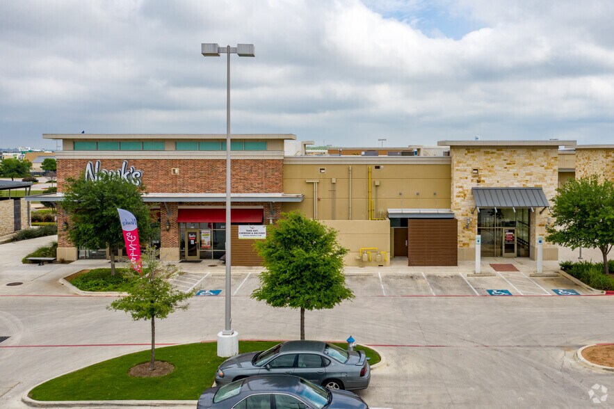 More Photos Of IH-35 @ Loop 306, New Braunfels Unknown For Lease