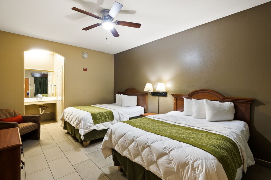 More Photos Of 1010 W Houston Ave, McAllen Hotel For Sale