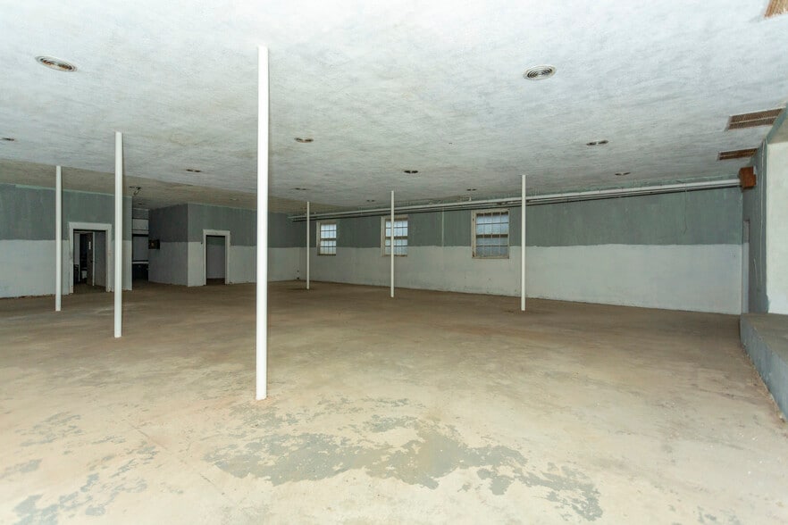 More Photos Of 2001 Avenue Z, Birmingham Religious Facility For Sale