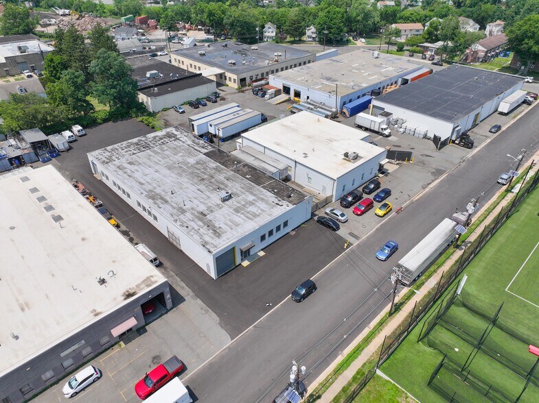 More Photos Of 868 Elston St, Rahway Manufacturing For Lease