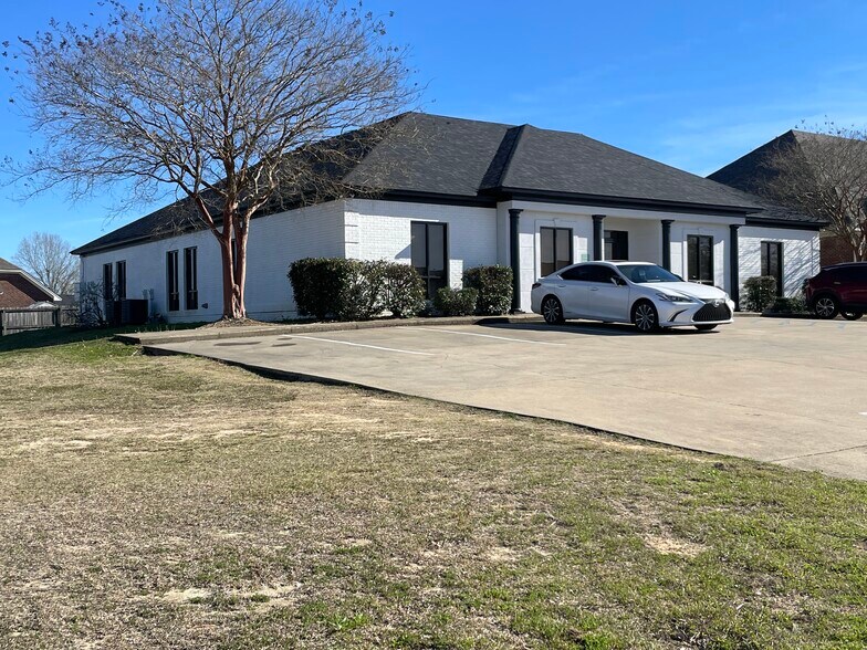 More Photos Of 1761 Taliaferro Trl, Montgomery Office For Lease