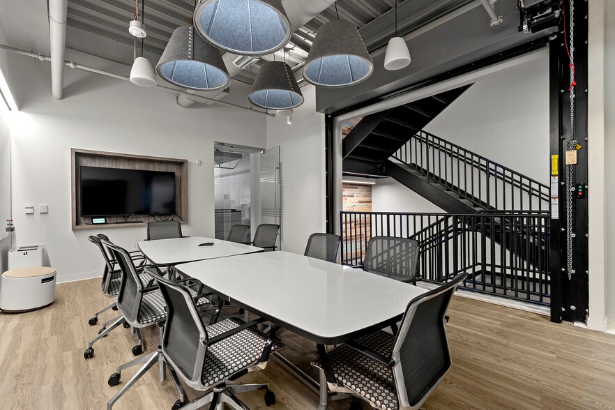 More Photos Of 415 S Broad St, Alpharetta Office For Sale