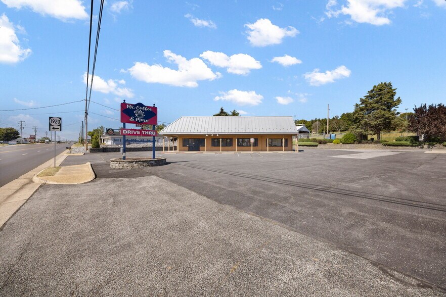 More Photos Of 294 Lee Hwy, Verona General Retail For Lease