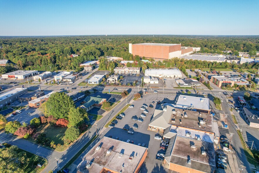 More Photos Of 2500 Battleground Ave, Greensboro Unknown For Lease