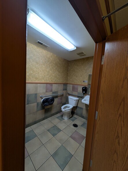 More Photos Of 3727 W Willow Knolls Dr, Peoria General Retail For Lease