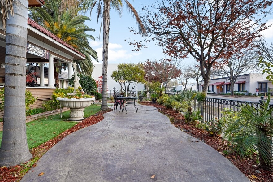 More Photos Of 1126 14th St, Modesto Restaurant For Sale