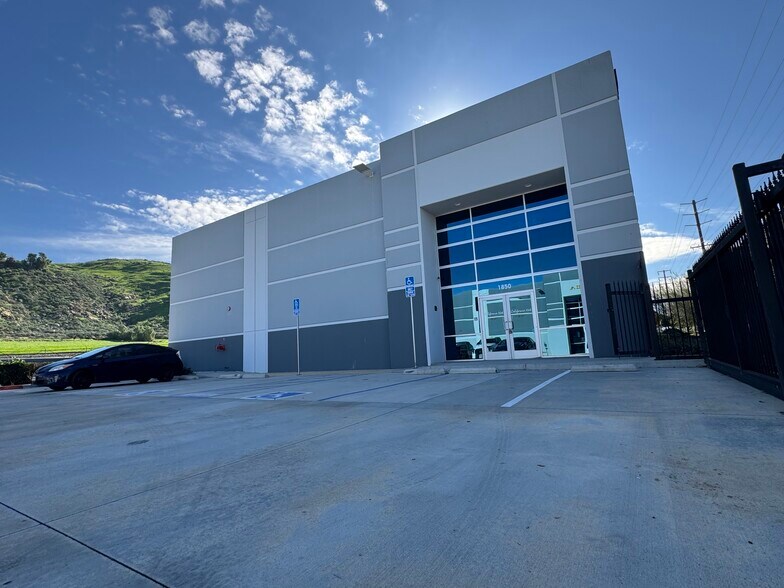 More Photos Of 1850 Rustin Ave, Riverside Warehouse For Lease