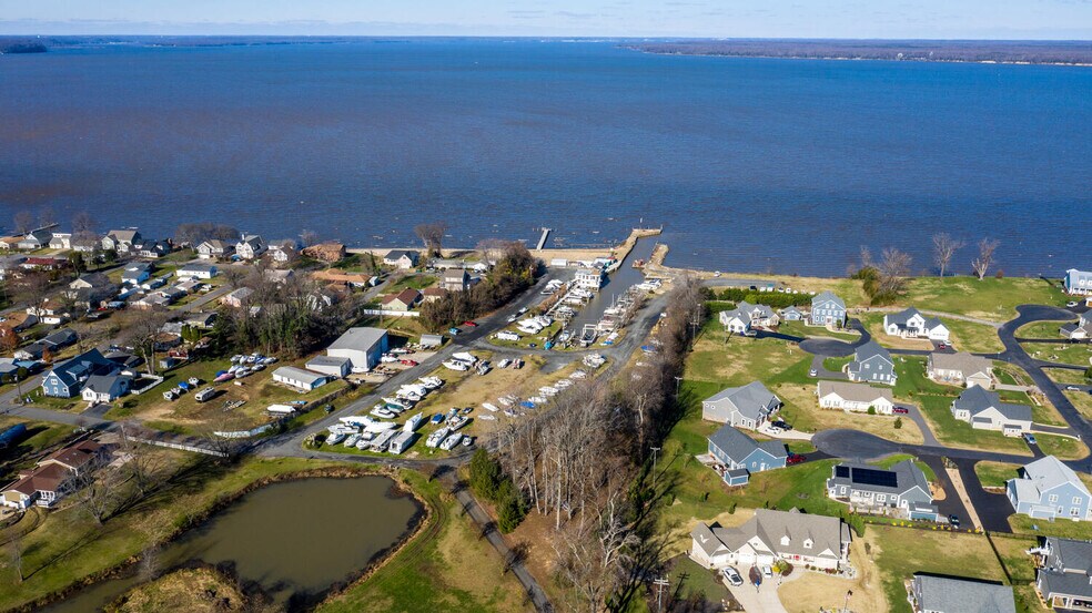 More Photos Of 6338 Riverview Dr, King George Marina For Sale