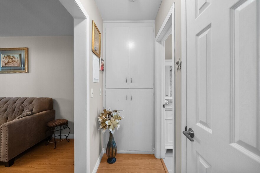 More Photos Of 6661 Wilkinson Ave, North Hollywood Apartments For Sale