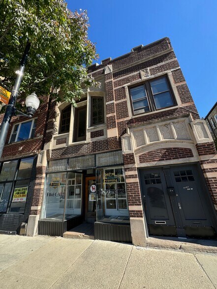 Primary Photo Of 2019 N Damen Ave, Chicago Storefront Retail Residential For Sale