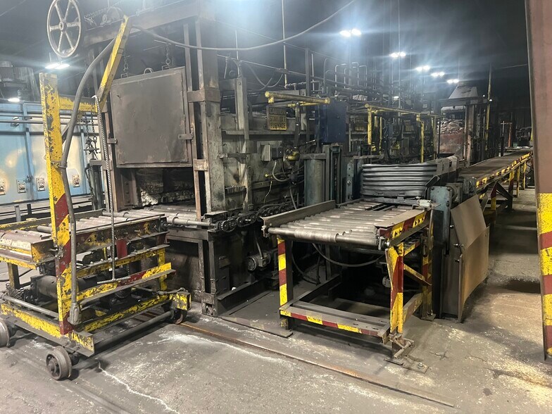 More Photos Of 400 S Gray St, Albany Manufacturing For Sale