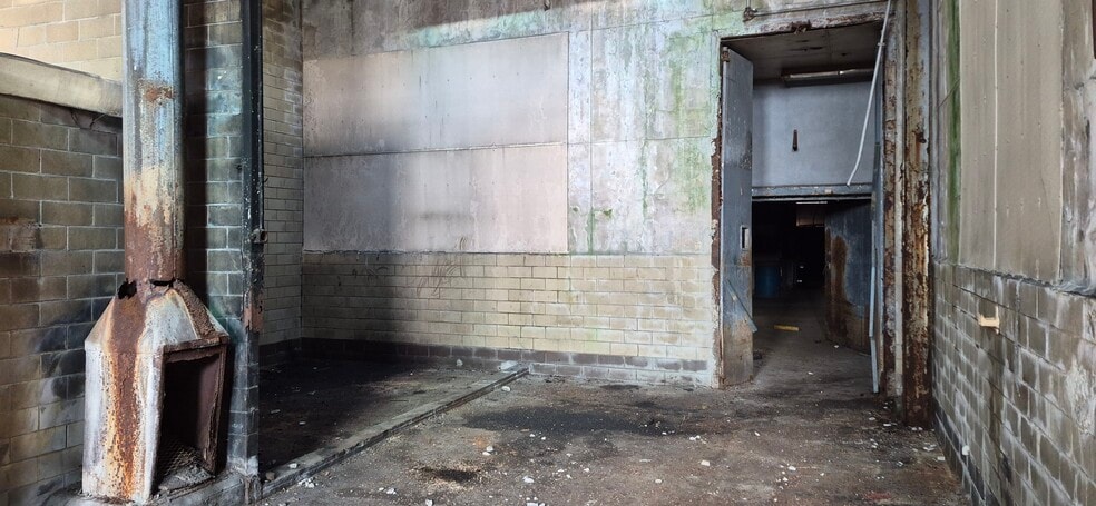 More Photos Of 550 Oliver St, Cincinnati Warehouse For Sale