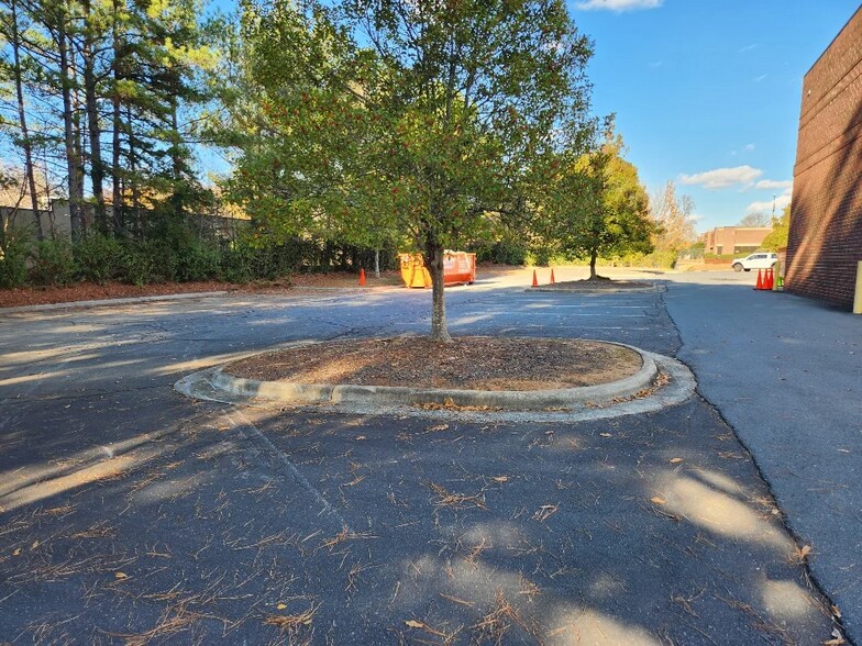 More Photos Of 750 Imperial Ct, Charlotte Distribution For Sale