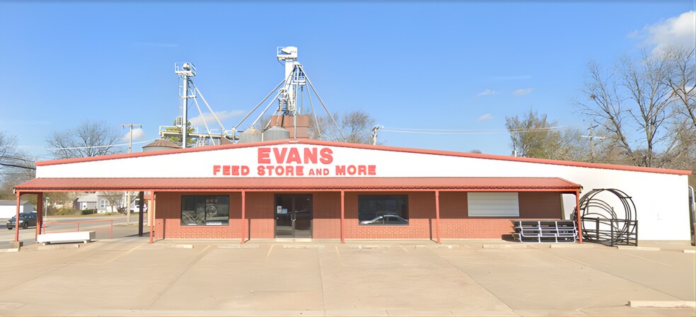 Primary Photo Of 103 N Springfield Ave, Green Forest General Retail For Sale