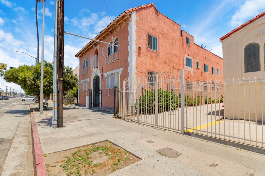 More Photos Of 5606 S Figueroa St, Los Angeles Apartments For Sale