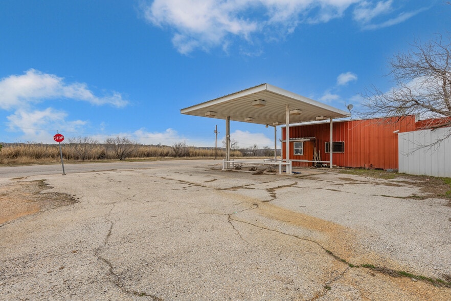 More Photos Of 506 W Loop 254, Ranger Convenience Store For Sale