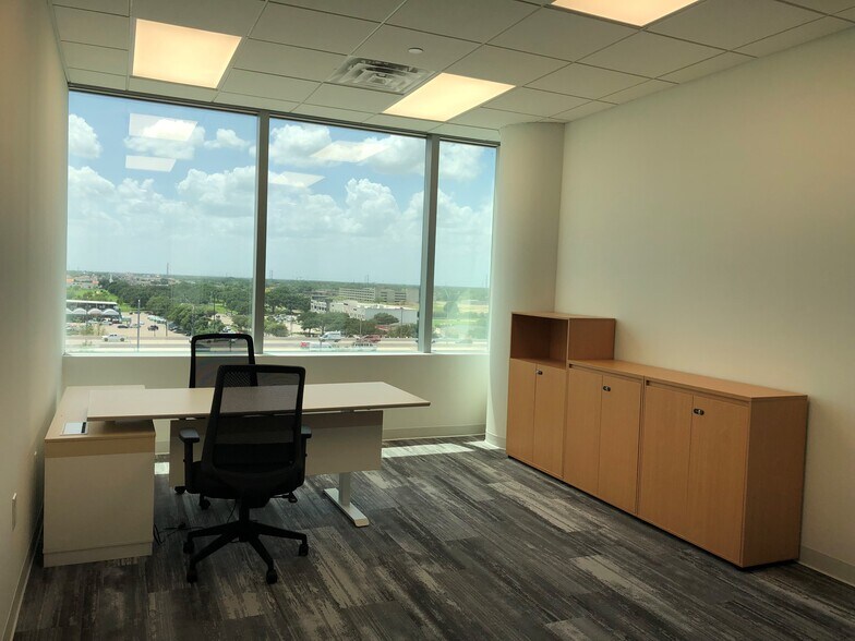 More Photos Of 9999 Bellaire Blvd, Houston Medical For Lease