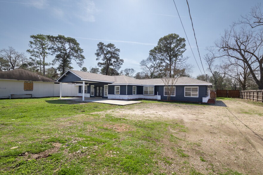 More Photos Of 14135 Huffmeister Rd, Cypress Freestanding For Lease