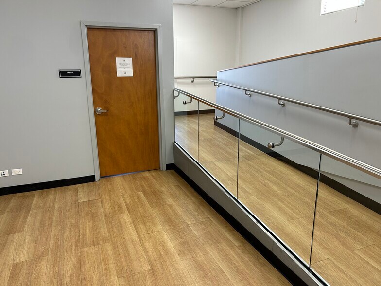 More Photos Of 4534 S Western Ave, Chicago Healthcare For Lease