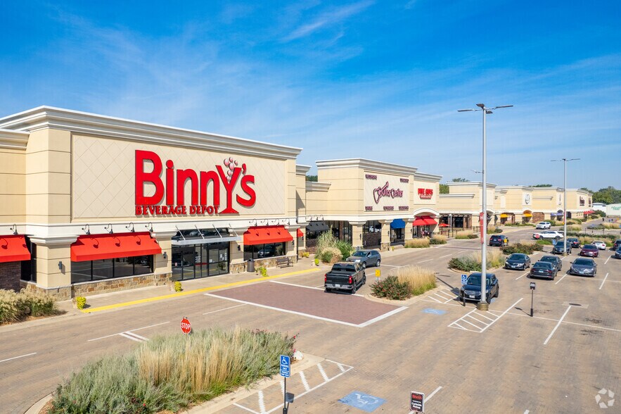 More Photos Of 2601 W Lake Ave, Peoria Unknown For Lease