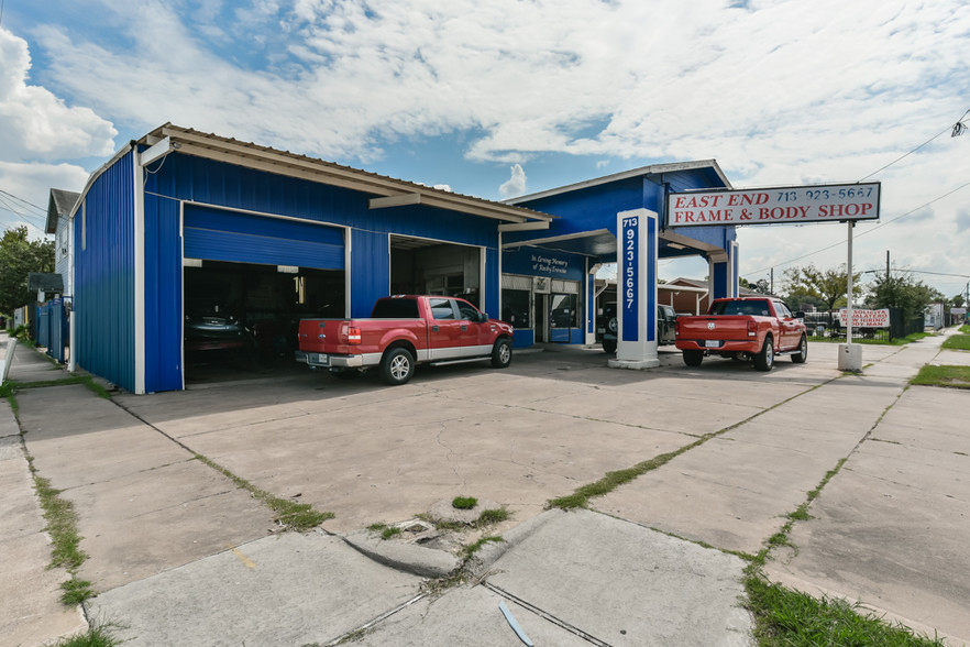 Primary Photo Of 1106 Wayside Dr, Houston General Retail For Sale