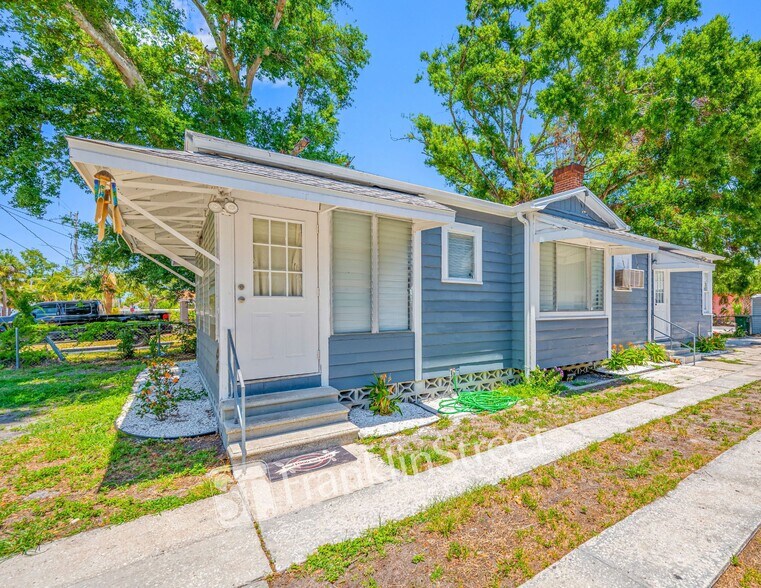 More Photos Of 935 15th St W, Bradenton Apartments For Sale