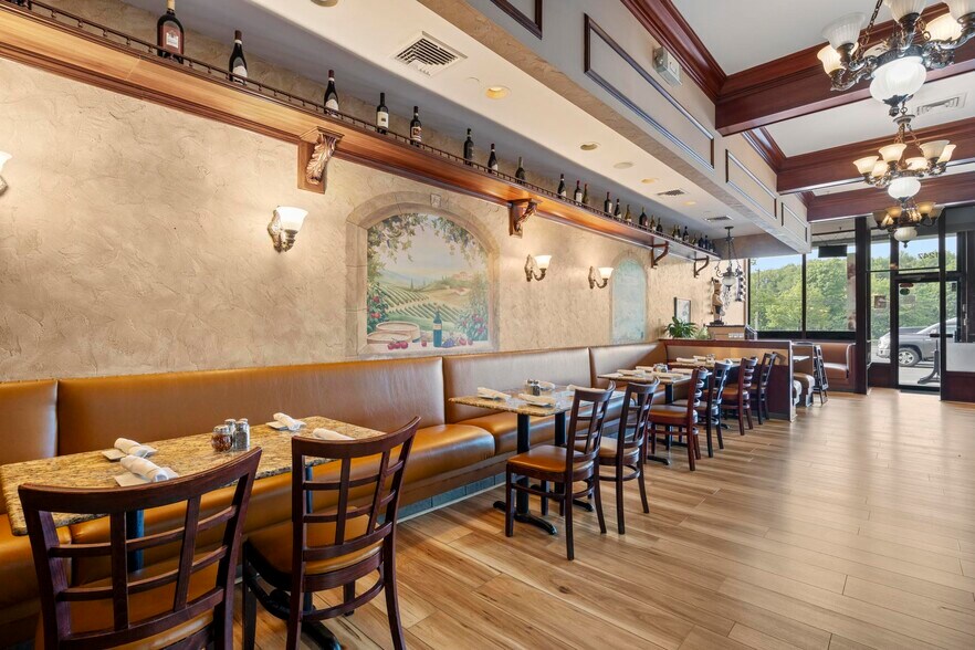 More Photos Of 1233-1273 E Putnam Ave, Riverside Restaurant For Sale