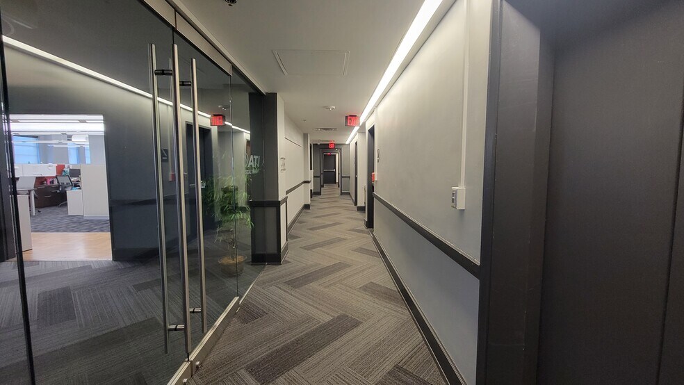 More Photos Of 18 E North St, Greenville Office For Sale