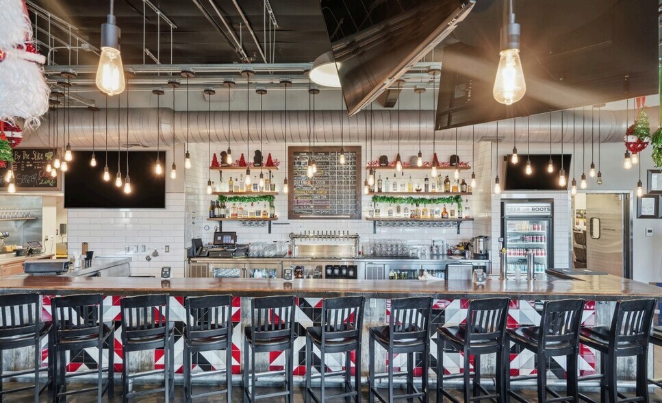 More Photos Of 706 E 23rd St, Lawrence Restaurant For Sale
