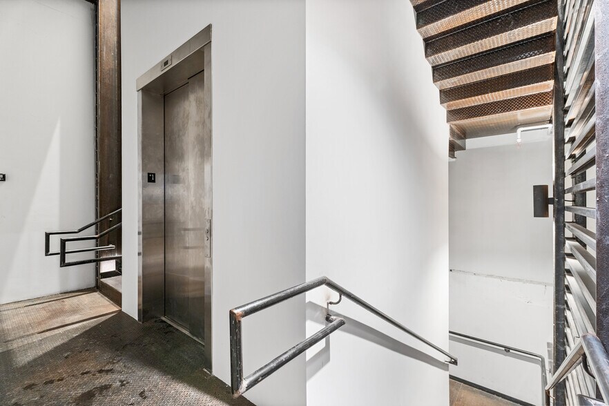 More Photos Of 5960 SW 57th Ave, Miami Office For Sale