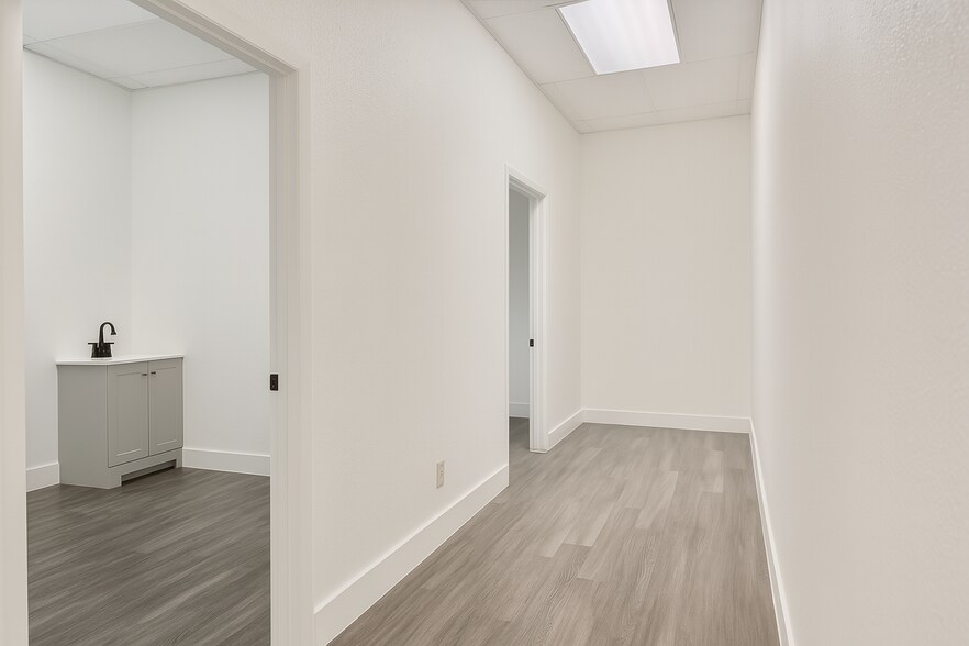 More Photos Of 900 Round Rock Ave, Round Rock Medical For Lease